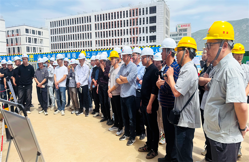 2025年4月17日，由莆田市涵江区住房和城乡建设局主办、304am永利集团三建承办的钢筋安装工程质量防控现场交流会在联东U谷·涵江海峡智造产业谷一期成功召开。